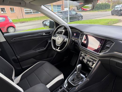 Volkswagen T-Roc 1.5 TSI Sport App connect | Stuurverwarming ActivLease financial lease