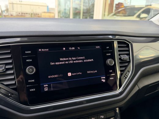 Volkswagen T-Roc 1.5 TSI Sport App connect | Stuurverwarming ActivLease financial lease