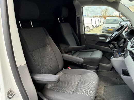 Volkswagen Transporter 2.0 TDI 150 PK Euro 6 L1H1 Cruise control/Carplay/PDC ActivLease financial lease