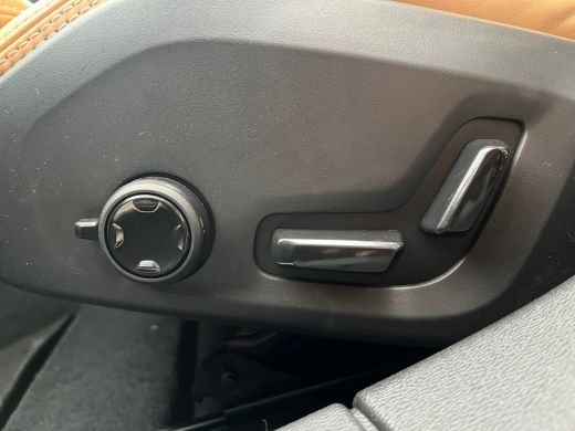 Volvo  V60 T6 Plug-In Hybrid Ultra Dark | Bowers & Wilkins | Stoelmassage | Pano | 360 camera | Gelamineerd ... ActivLease financial lease