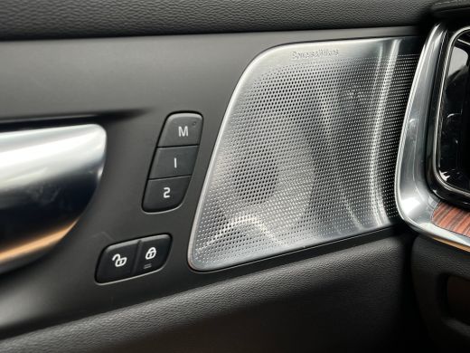 Volvo  V60 T6 Plug-In Hybrid Ultra Dark | Bowers & Wilkins | Stoelmassage | Pano | 360 camera | Gelamineerd ... ActivLease financial lease