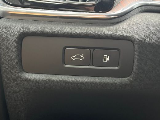 Volvo  V60 T6 Plug-In Hybrid Ultra Dark | Bowers & Wilkins | Stoelmassage | Pano | 360 camera | Gelamineerd ... ActivLease financial lease