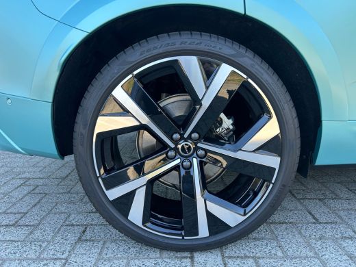 Volvo  XC60 2.0 T8 Plug-in hybrid AWD Ultra Dark HEICO SPORTIV | HEICO SPORTIV | FLASH GREEN | 22" Custom Peg... ActivLease financial lease