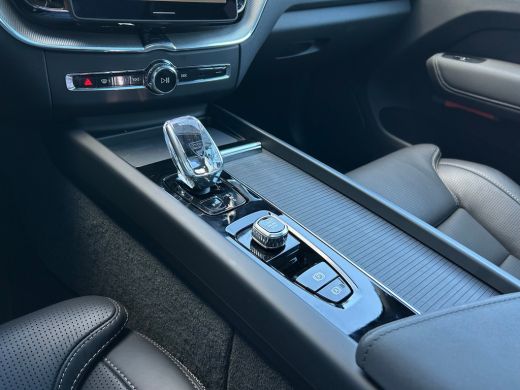 Volvo  XC60 2.0 T8 Plug-in hybrid AWD Ultra Dark HEICO SPORTIV | HEICO SPORTIV | FLASH GREEN | 22" Custom Peg... ActivLease financial lease