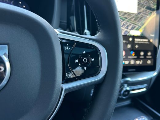 Volvo  XC60 2.0 T8 Plug-in hybrid AWD Ultra Dark HEICO SPORTIV | HEICO SPORTIV | FLASH GREEN | 22" Custom Peg... ActivLease financial lease
