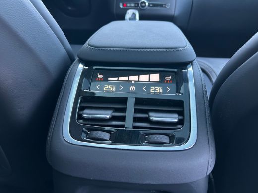 Volvo  XC90 2.0 T8 Plug-in hybrid AWD Ultra Dark | All-seasons | Luchtvering | Massage | Trekhaak | Bowers&Wi... ActivLease financial lease