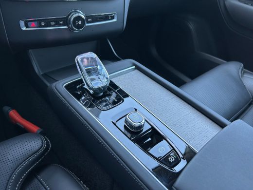 Volvo  XC90 2.0 T8 Plug-in hybrid AWD Ultra Dark | All-seasons | Luchtvering | Massage | Trekhaak | Bowers&Wi... ActivLease financial lease