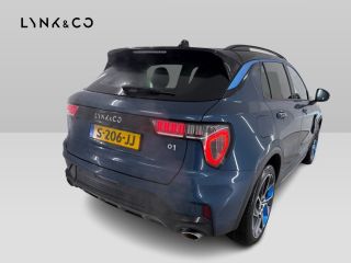 Lynk & Co 01 1.5 262pk PHEV 360&deg;cam Carplay Android 1Eig