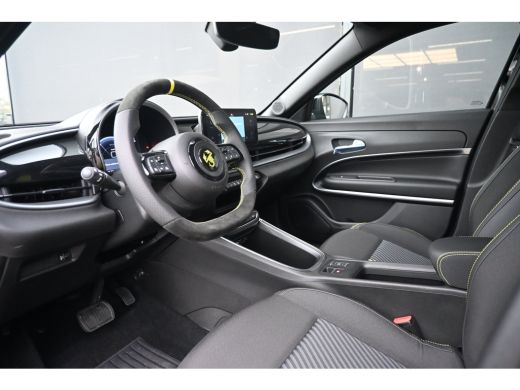 Abarth 600e Turismo 54 kWh 240pk 8 Jaar Garantie! | Sportstoelen | Adaptive Cruise | 20"LMV | ActivLease financial lease
