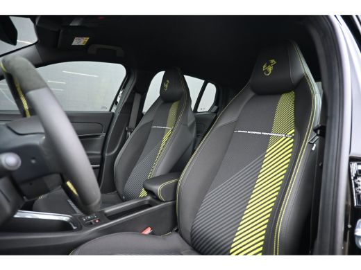 Abarth 600e Turismo 54 kWh 240pk 8 Jaar Garantie! | Sportstoelen | Adaptive Cruise | 20"LMV | ActivLease financial lease