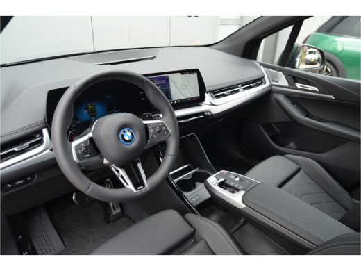 BMW 2 Serie 225e xDrive M Sport Automaat / Panoramadak / Trekhaak / Achteruitrijcamera / Sportstoelen / M Ada... ActivLease financial lease