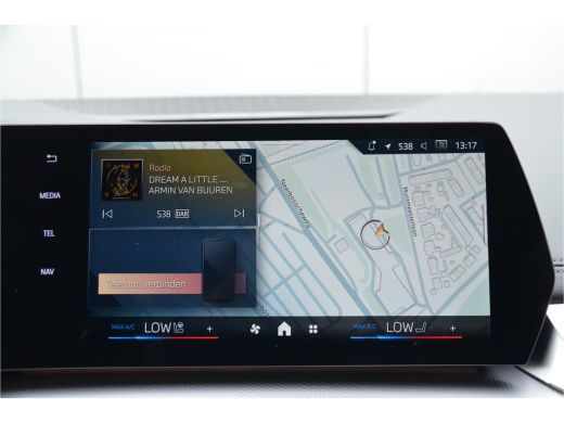 BMW 2 Serie 225e xDrive M Sport Automaat / Panoramadak / Trekhaak / Achteruitrijcamera / Sportstoelen / M Ada... ActivLease financial lease