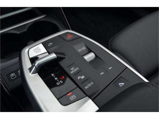 BMW 2 Serie 225e xDrive M Sport Automaat / Panoramadak / Trekhaak / Achteruitrijcamera / Sportstoelen / M Ada... ActivLease financial lease