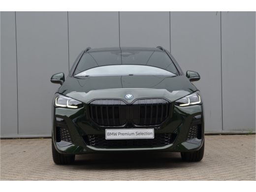 BMW 2 Serie 225e xDrive M Sport Automaat / Panoramadak / Trekhaak / Achteruitrijcamera / Sportstoelen / M Ada... ActivLease financial lease
