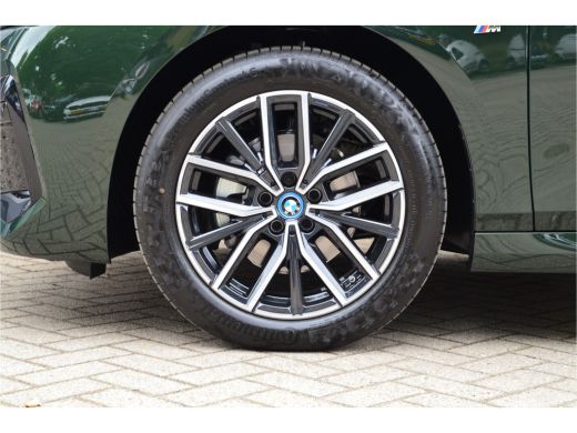 BMW 2 Serie 225e xDrive M Sport Automaat / Panoramadak / Trekhaak / Achteruitrijcamera / Sportstoelen / M Ada... ActivLease financial lease