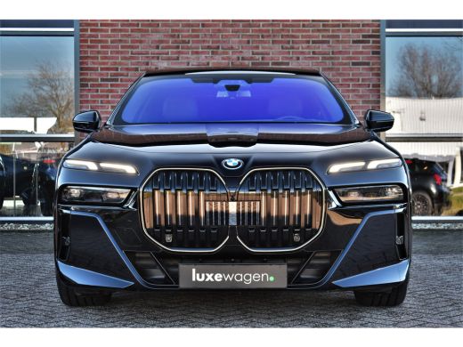 BMW 7 Serie 750e xDrive M-Sport Exe-Lounge Theatre Connoisseur Climate-Acoustic ActivLease financial lease