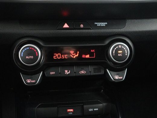 Kia Stonic 1.0 T-GDi MHEV DynamicPlusLine | Adaptive cruise | Carplay | Camera | Keyless | Climate control |... ActivLease financial lease