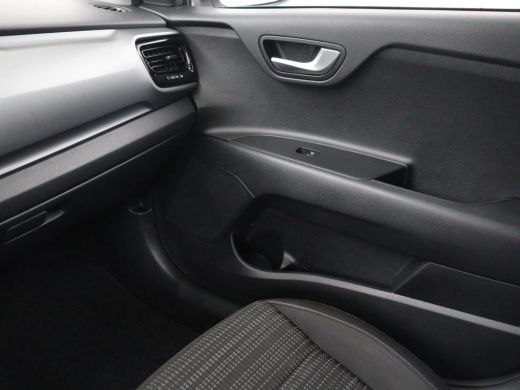 Kia Stonic 1.0 T-GDi MHEV DynamicPlusLine | Adaptive cruise | Carplay | Camera | Keyless | Climate control |... ActivLease financial lease