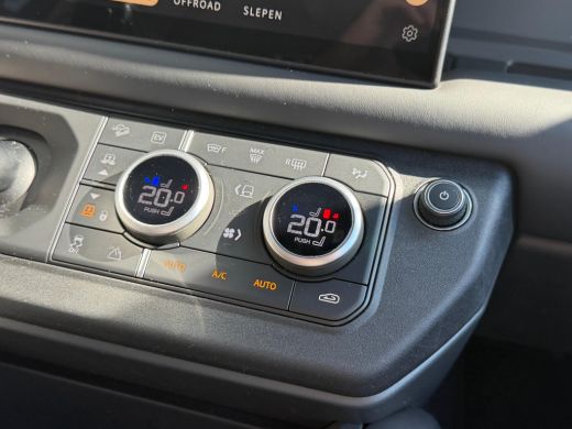 Land Rover Defender 110 P300e X-Dynamic HSE | 22 Inch | Pano | Meridian Surround | El. trekhaak | Koelbox | Black Pac... ActivLease financial lease