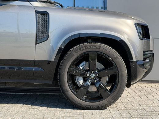 Land Rover Defender 110 P300e X-Dynamic HSE | 22 Inch | Pano | Meridian Surround | El. trekhaak | Koelbox | Black Pac... ActivLease financial lease
