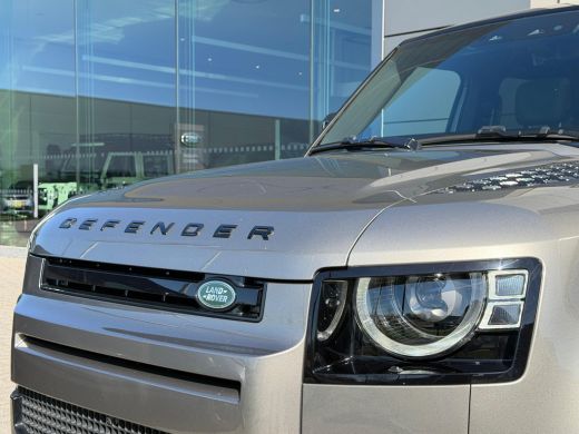 Land Rover Defender 110 P300e X-Dynamic HSE | 22 Inch | Pano | Meridian Surround | El. trekhaak | Koelbox | Black Pac... ActivLease financial lease