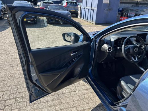 Mazda 2 1.5 Skyactiv-G Signature | Apple carplay| Head up display| Climate control| Rondom zicht camera| ... ActivLease financial lease