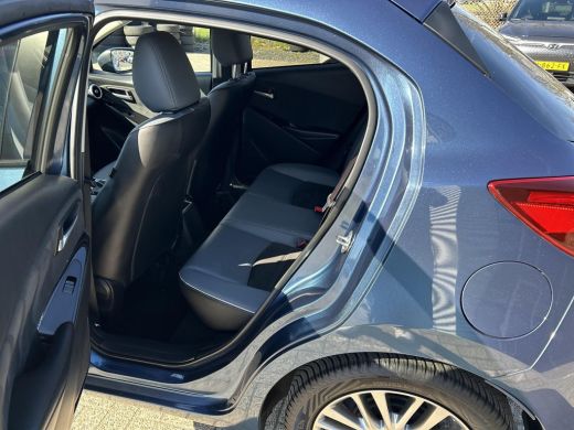 Mazda 2 1.5 Skyactiv-G Signature | Apple carplay| Head up display| Climate control| Rondom zicht camera| ... ActivLease financial lease