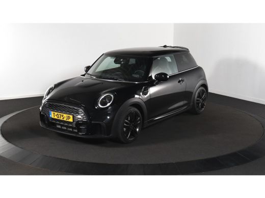 Mini Cooper 1.5 Cooper John Cooper Works | Achterbank in delen neerklapbaar | Apple Carplay/Android Auto|tele...