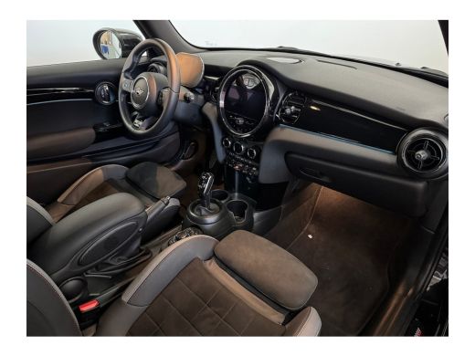 Mini Cooper 1.5 Cooper John Cooper Works | Achterbank in delen neerklapbaar | Apple Carplay/Android Auto|tele... ActivLease financial lease