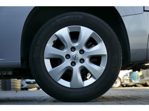 Opel Combo 1.5D 130PK L1H1 INNOVATION + / NAVI / LED / CLIMA / PDC / 16"LMV / CAMERA / TREKHAAK / BETIMMERIN... ActivLease financial lease