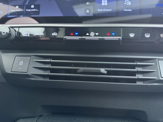 Opel Grandland GS | VAN 50.368,- VOOR 39.900,-! | ND | Draadloze telefoonlader (Inductie) | Elektronische klimaa... ActivLease financial lease
