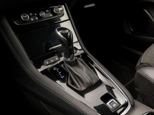 Opel Grandland X 1.2 Turbo Sport 131Pk Automaat (APPLE CARPLAY, GROOT NAVI, GETINT GLAS, LEDER, SPORTSTOELEN, TREK... ActivLease financial lease