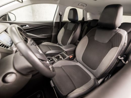 Opel Grandland X 1.2 Turbo Sport 131Pk Automaat (APPLE CARPLAY, GROOT NAVI, GETINT GLAS, LEDER, SPORTSTOELEN, TREK... ActivLease financial lease