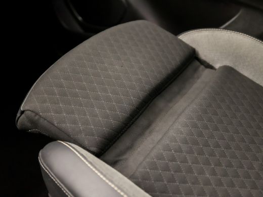 Opel Grandland X 1.2 Turbo Sport 131Pk Automaat (APPLE CARPLAY, GROOT NAVI, GETINT GLAS, LEDER, SPORTSTOELEN, TREK... ActivLease financial lease