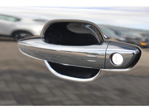 Peugeot 2008 1.2 HYBRID 136PK GT PACK AUTOMAAT / NAVI / LEDER / CLIMA / LED / PDC / 17" LMV / KEYLESS / CAMERA... ActivLease financial lease