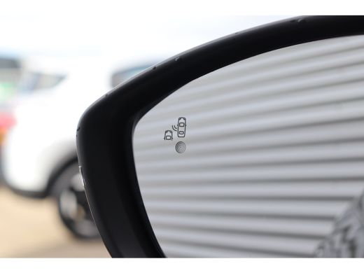 Peugeot 2008 1.2 HYBRID 136PK GT PACK AUTOMAAT / NAVI / LEDER / CLIMA / LED / PDC / 17" LMV / KEYLESS / CAMERA... ActivLease financial lease