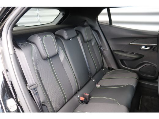 Peugeot 2008 1.2 HYBRID 136PK GT PACK AUTOMAAT / NAVI / LEDER / CLIMA / LED / PDC / 17" LMV / KEYLESS / CAMERA... ActivLease financial lease