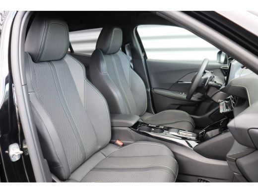 Peugeot 2008 1.2 HYBRID 136PK GT PACK AUTOMAAT / NAVI / LEDER / CLIMA / LED / PDC / 17" LMV / KEYLESS / CAMERA... ActivLease financial lease