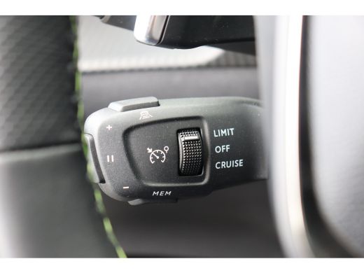 Peugeot 2008 1.2 HYBRID 136PK GT PACK AUTOMAAT / NAVI / LEDER / CLIMA / LED / PDC / 17" LMV / KEYLESS / CAMERA... ActivLease financial lease