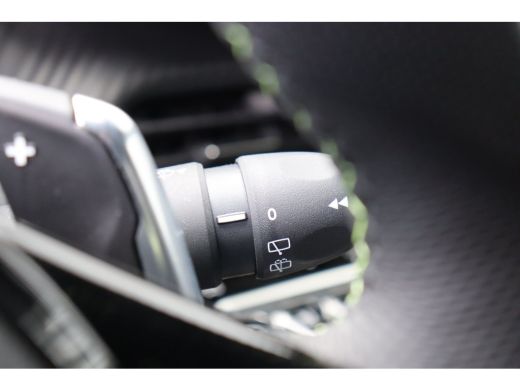 Peugeot 2008 1.2 HYBRID 136PK GT PACK AUTOMAAT / NAVI / LEDER / CLIMA / LED / PDC / 17" LMV / KEYLESS / CAMERA... ActivLease financial lease