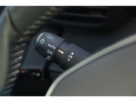 Peugeot 208 1.2 100PK Allure | Navigatie | Parkeersensoren | DAB | Apple Carplay / Android Auto | | Lichtmeta... ActivLease financial lease