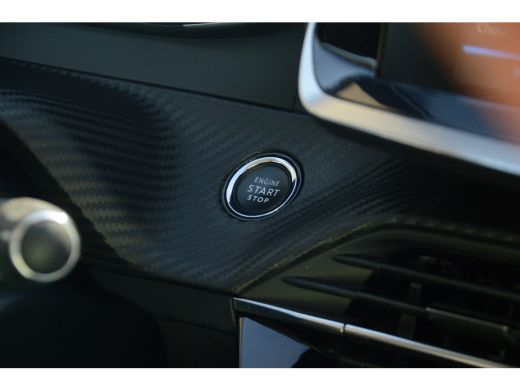 Peugeot 208 1.2 100PK Allure | Navigatie | Parkeersensoren | DAB | Apple Carplay / Android Auto | | Lichtmeta... ActivLease financial lease