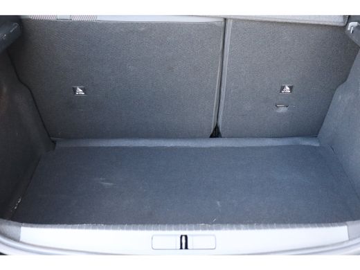 Peugeot 208 1.2 HYBRID 100PK GT PACK AUTOMAAT / NAVI / LEDER / CLIMA / PDC / 17" LMV / CAMERA / KEYLESS / CRU... ActivLease financial lease