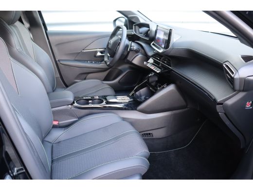 Peugeot 208 1.2 HYBRID 100PK GT PACK AUTOMAAT / NAVI / LEDER / CLIMA / PDC / 17" LMV / CAMERA / KEYLESS / CRU... ActivLease financial lease