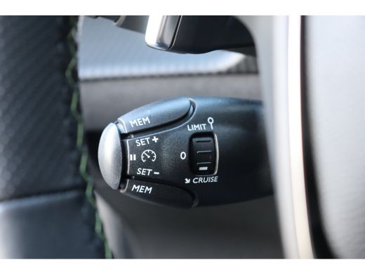 Peugeot 208 1.2 HYBRID 100PK GT PACK AUTOMAAT / NAVI / LEDER / CLIMA / PDC / 17" LMV / CAMERA / KEYLESS / CRU... ActivLease financial lease