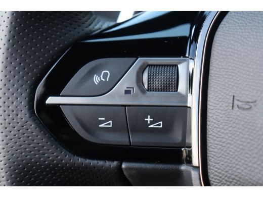 Peugeot 208 1.2 HYBRID 100PK GT PACK AUTOMAAT / NAVI / LEDER / CLIMA / PDC / 17" LMV / CAMERA / KEYLESS / CRU... ActivLease financial lease