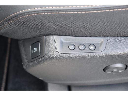 Peugeot 5008 1.2 HYBRID 136PK GT PACK AUTOMAAT / NAVI / CLIMA / PDC / 19" LMV / CAMERA / KEYLESS / PANO. DAK /... ActivLease financial lease