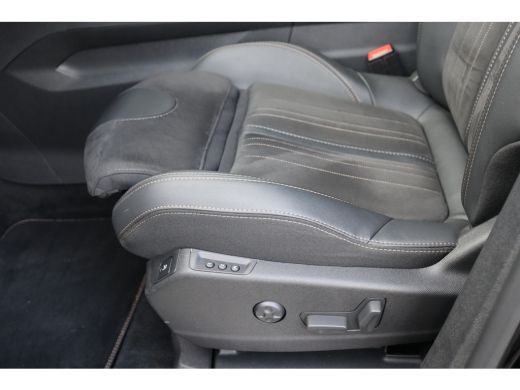 Peugeot 5008 1.2 HYBRID 136PK GT PACK AUTOMAAT / NAVI / CLIMA / PDC / 19" LMV / CAMERA / KEYLESS / PANO. DAK /... ActivLease financial lease