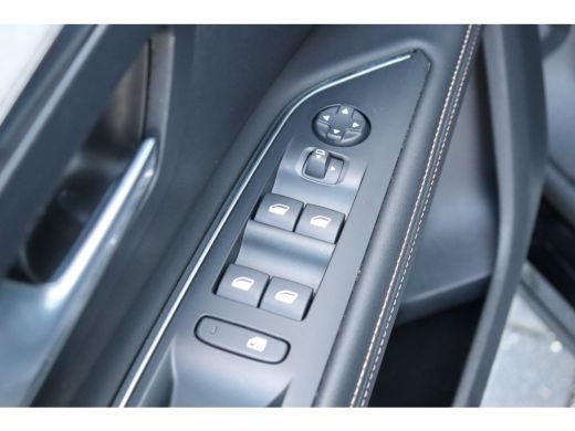 Peugeot 5008 1.2 PURETECH 130PK 7-ZITS GT PACK AUTOMAAT / NAVI / CLIMA / PDC / 19" LMV / CAMERA / KEYLESS / FU... ActivLease financial lease