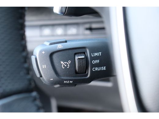 Peugeot 5008 1.2 PURETECH 130PK 7-ZITS GT PACK AUTOMAAT / NAVI / CLIMA / PDC / 19" LMV / CAMERA / KEYLESS / FU... ActivLease financial lease